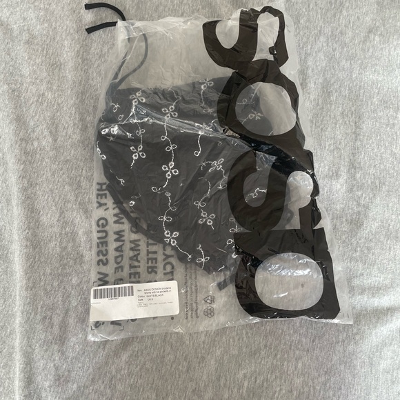 ASOS NWT BLACK & WHITE SHORTS - Picture 5 of 5